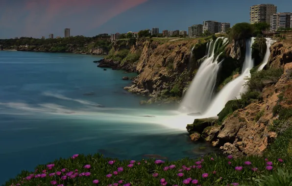 Море, пляж, цветы, город, скалы, берег, здания, водопад