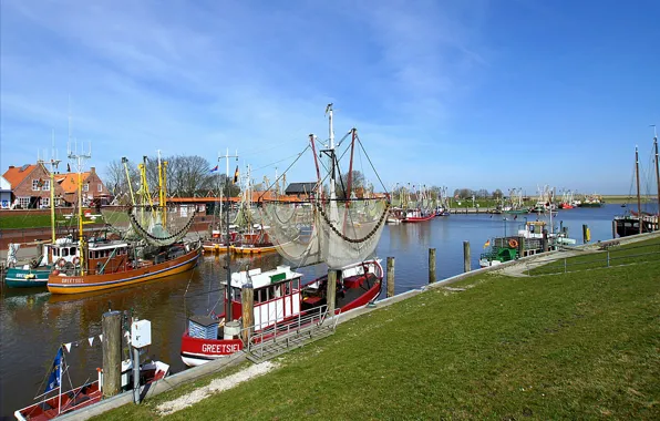 Картинка город, фото, корабли, лодки, Германия, Крумхёрн