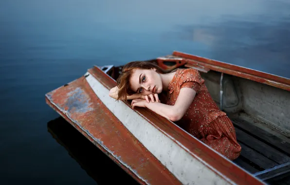 Картинка грусть, губки, девушка в лодке, Ульяна Найденкова