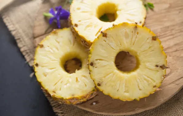 Круги, кусочки, ананас