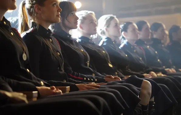 Солдаты, Сидят, Ведьмы, Собрание, Abigail Bellweather, Motherland: Fort Salem, Родина: Форт Салем, Raelle Collar