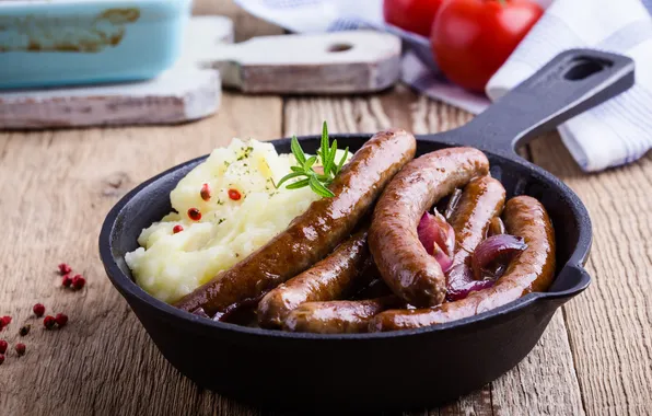 Food, table, sausage, cooking, potato, mash, casserole, caramelized