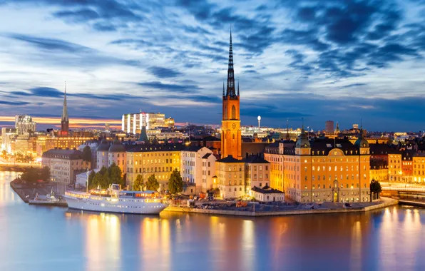 Картинка ночь, огни, корабль, башня, дома, Стокгольм, Швеция