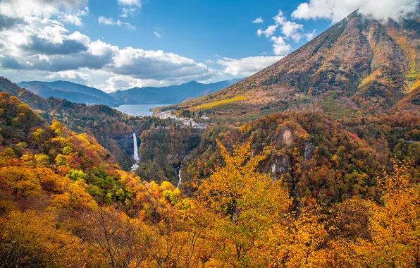 Осень, лес, облака, деревья, горы, синева, листва, склоны