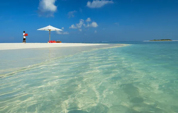 Картинка песок, море, пляж, небо, океан, остров, подушки, зонт