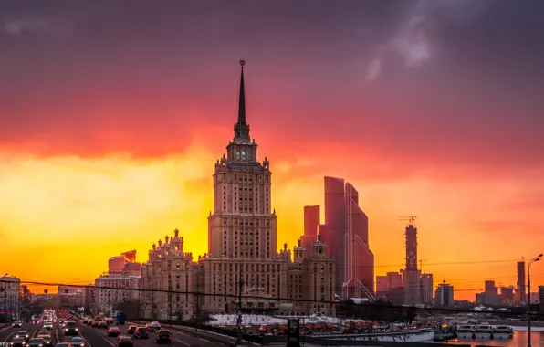 Картинка дорога, небо, снег, мост, река, транспорт, дома, шоссе