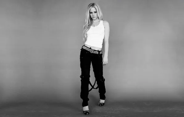 Картинка черно-белая, Взгляд, Волосы, Пояс, Avril Lavigne, Штаны