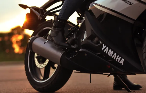 Girl, yamaha, motorbike, r125