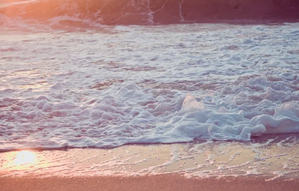 Картинка песок, море, волны, пляж, пена, вода, солнце, лучи