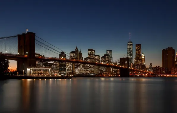Картинка ночь, огни, отражение, Нью-Йорк, зеркало, горизонт, Бруклинский мост, Соединенные Штаты