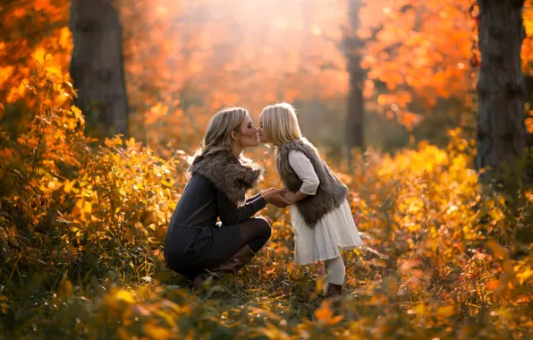 Осень, лес, поцелуй, девочка, мама, Autumn, дочка