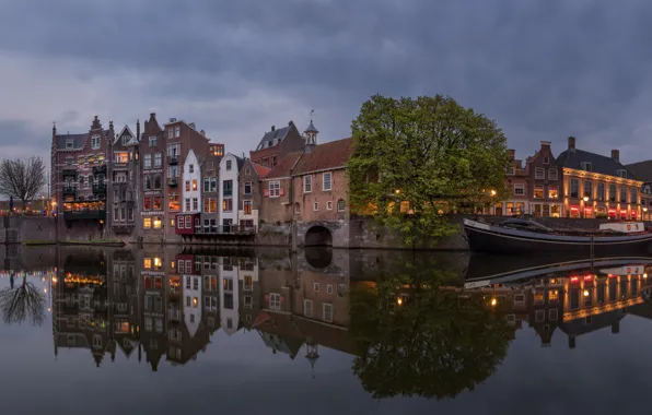 Картинка город, отражение, река, здания, дома, вечер, освещение, Нидерланды