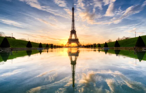 Картинка закат, отражение, Франция, Париж, зарево, Эйфелева башня