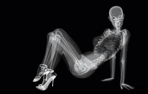 Девушка, скелет, рентген, черный фон