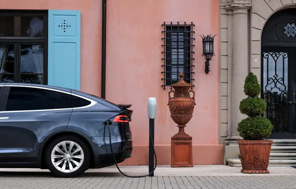 Картинка улица, зарядка, Tesla, электромобиль