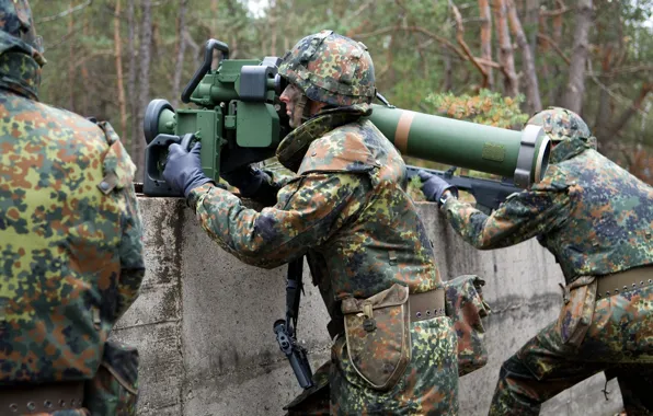 Gun, soldier, weapon, man, rifle, helmet, seifuku, G36