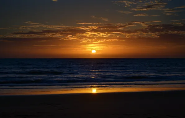 Море, закат, берег