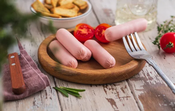 Plate, fork, sausage