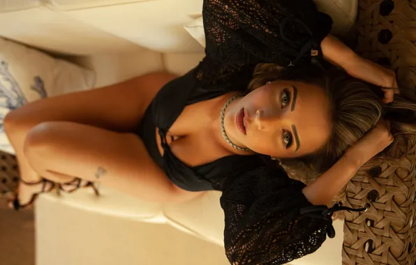 Картинка girl, sexy, cleavage, bodysuit, long hair, boobs, beautiful, pretty
