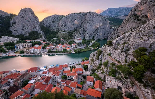Картинка пейзаж, горы, природа, город, река, скалы, дома, Хорватия