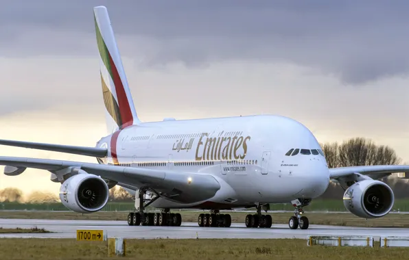 Картинка A380, Airbus, ВПП, Шасси, Airbus A380, Emirates Airlines, Пассажирский самолёт, Airbus A380-800