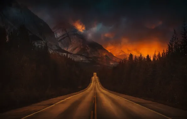 Картинка дорога, лес, небо, деревья, горы, тучи