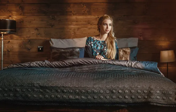 Girl, Sexy, Bed, Blonde, Movie, Fashion, Lord, Waiting