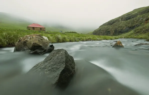 Картинка туман, дом, река, камни, поток