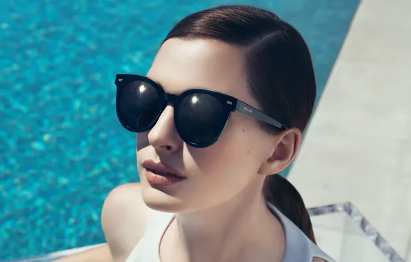 Море, взгляд, поза, актриса, очки, Anne Hathaway, Энн Хэтэуэй
