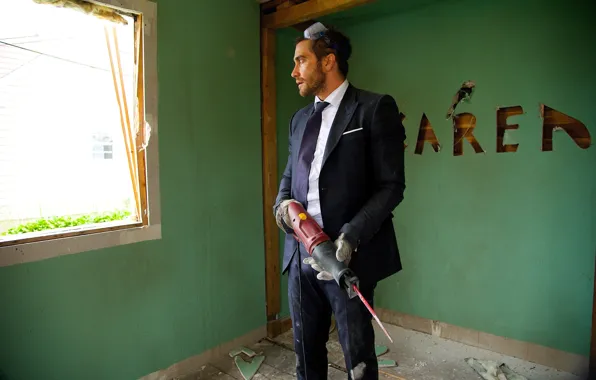 Cinema, Jake Gyllenhaal, saw, movie, film, suit, tie, goggles