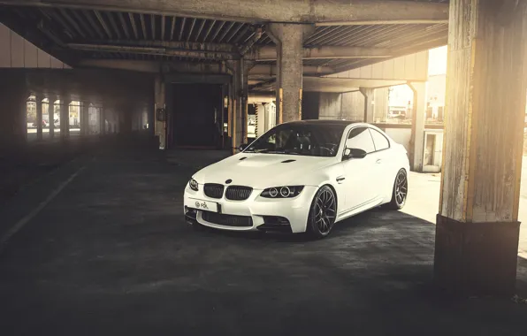 Белый, бмв, BMW, white, front, E92, бетоные опоры