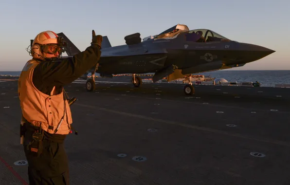 Рассвет, палуба, взлет, истребитель-бомбардировщик, F-35B