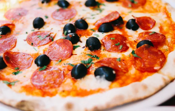 Зелень, сыр, пицца, pizza, маслины, тесто, колбаски, салями