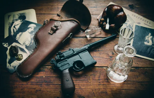 Пистолет, оружие, стол, Фото, пепельница, кобура, рюмки, «Маузер»
