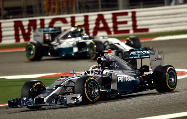 Картинка гонка, спорт, болид, мерседес, Lewis Hamilton, Mercedes AMG Petronas F1, Bahrain GP