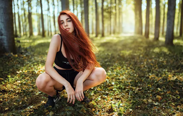 Картинка деревья, отдых, рыжие волосы, лучи солнца, red hair, trees, очарование, sun rays