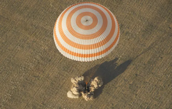 Картинка парашют, приземление, Союз ТМА-04М