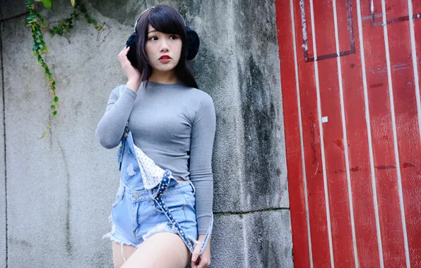 Картинка girl, shorts, headphones, beautiful, look, asian, cute