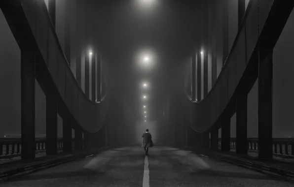 Мост, огни, туман, человек, дымка, чёрно - белое фото