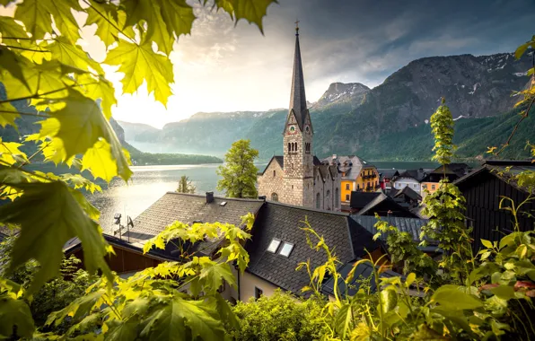 Картинка листья, горы, озеро, башня, дома, Австрия, крыши, церковь