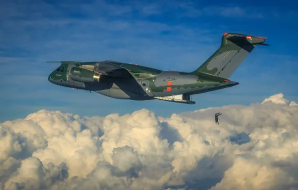 FAB, Embraer, KC-390, military aircraft, Força Áerea Brasileira, Brazilian Air Force, paratrooper