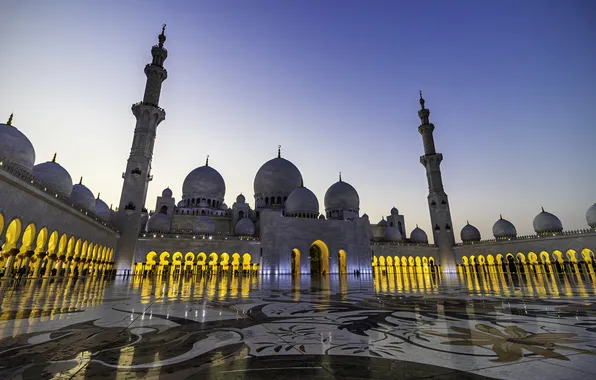 Abu Dhabi, United Arab Emirates, Al Jāmi‘ al Kabīr
