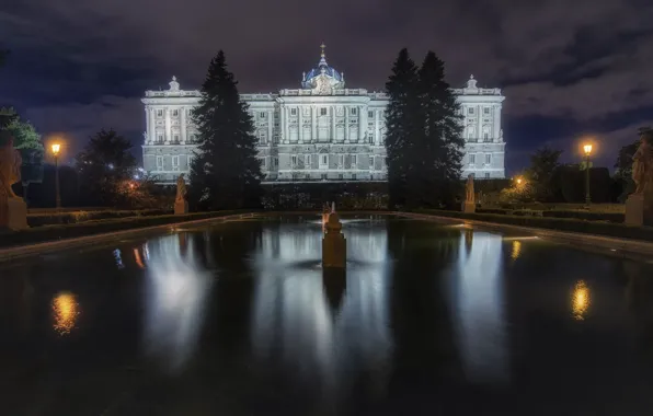 Madrid, Palacio Real, nocturna