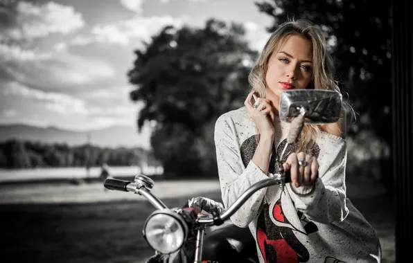 Картинка взгляд, девушка, мотоцикл