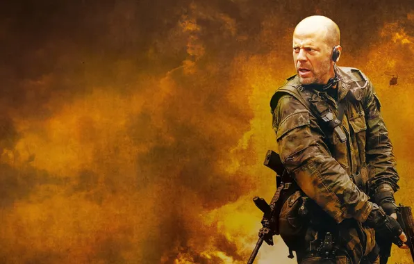 Картинка оружие, пыль, солдат, Брюс Уиллис, Bruce Willis, боевик, Слёзы солнца, Tears of the Sun