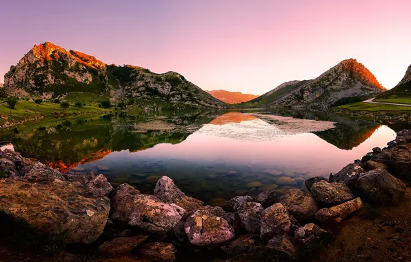 Небо, горы, озеро, камни, скалы, рассвет, Испания, Asturias