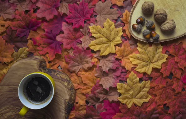 Картинка осень, листья, фон, дерево, кофе, colorful, чашка, wood