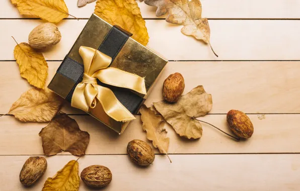 Картинка осень, листья, фон, дерево, подарок, colorful, лента, орехи