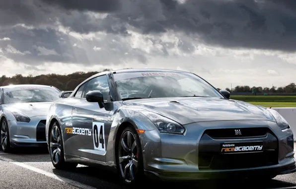 R35, Nissan GTR, race academy