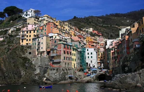 Картинка город, фото, скалы, лодка, Италия, Риомаджоре, Лигурия